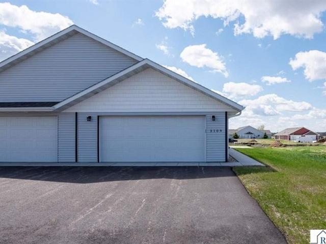 3109 Scotch Ln, Mankato, MN 56001