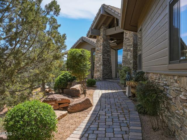 3101 E Mayfield