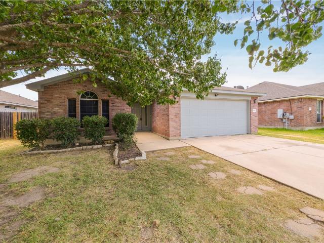 3102 Don Hl Ln, 3 beds, 2 full baths