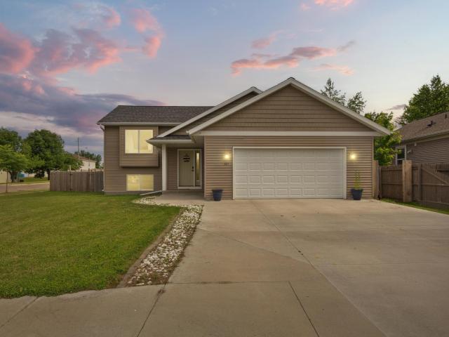 310 Autumn Hills Place NE
