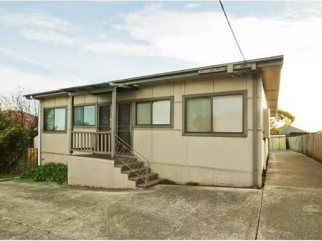 3/10 Barina Avenue, LAKE HEIGHTS Apartment for rent Listed by.