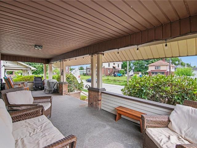310 Glen Ave