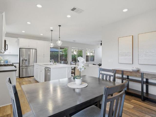 310 Dahlia Way
