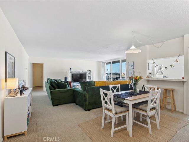 310 Fernando Street 208