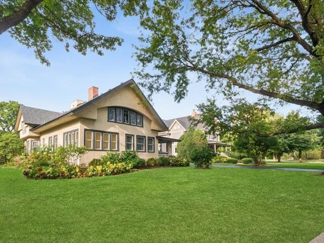 310 N Delaplaine Rd, Riverside, IL 60546