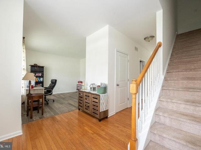 310 W 8Th Avenue