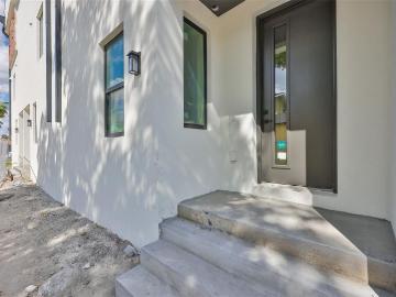 310 W Columbus Dr, Unit 2, Tampa, FL 33602 | MLS #TB8457