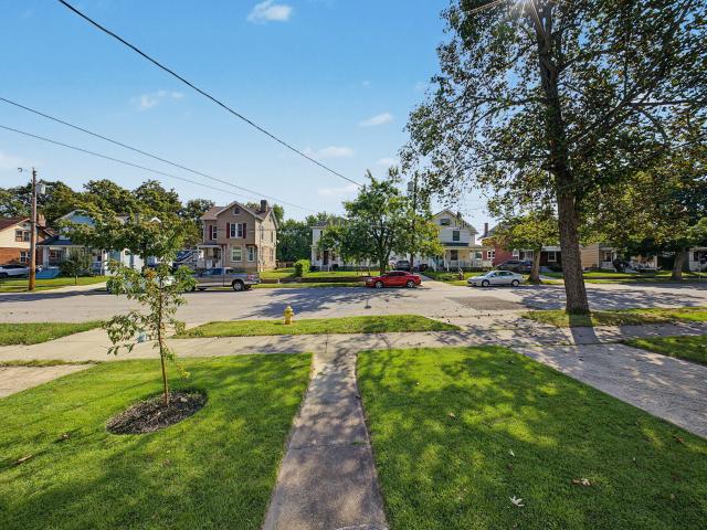 3115 1/2 Beech Avenue