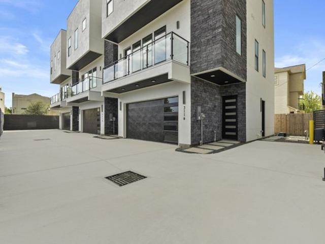 3118 Clay St, Houston, TX 77003
