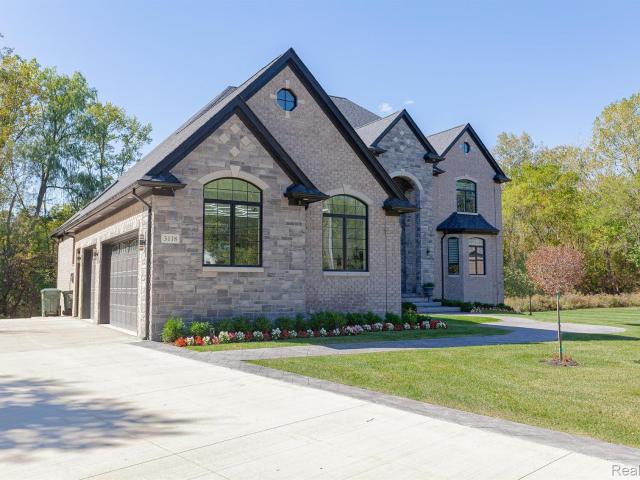 3118 Hickory Lawn Rd, Rochester Hills, MI
