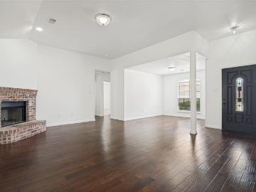 3111 Creekside Drive
