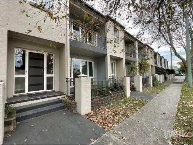 3/113 Cleary Street, Hamilton Townhouse for rent Listed by Wa.