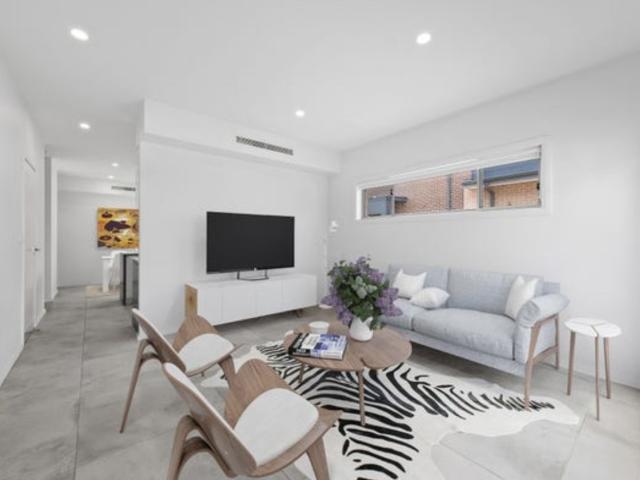 3/11 13 Marsh ParadeCasula NSW 2170, Australia