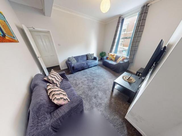 311 Castle Boulevard, Nottingham, NG7. 5 bed terraced house to rent £3,077 pcm £710 pw