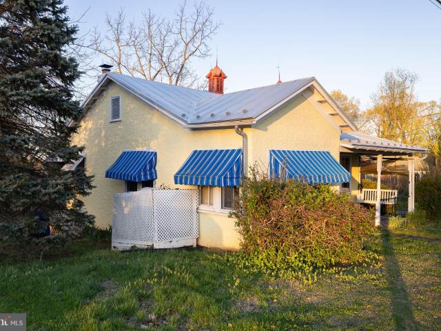 311 Grand Ave, Front Royal, VA 22630 | MLS #VAWR2013