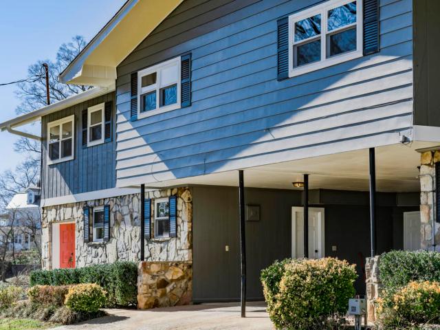 311 E View Drive