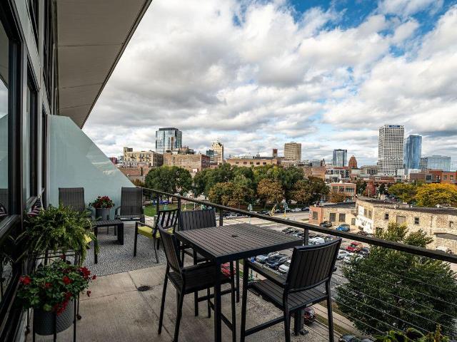 311 E Erie St, Unit 425