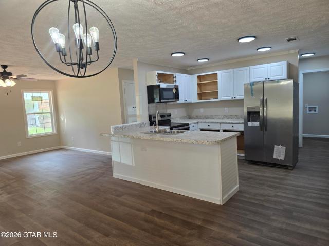 311 E Plum