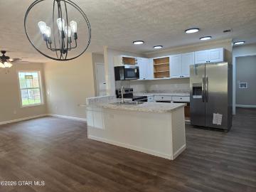 311 E Plum