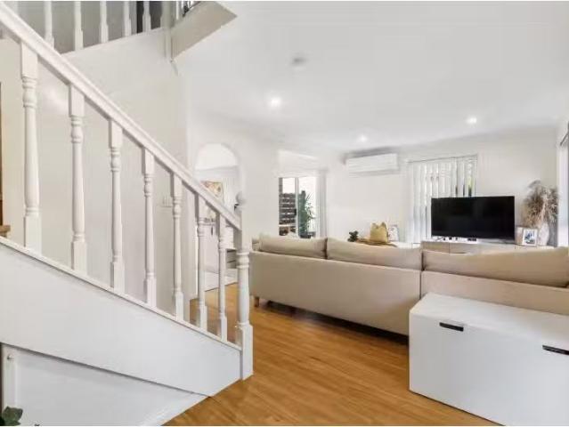 3/11 Hope Street, BLAXLAND Townhouse for rent Listed by Chels.