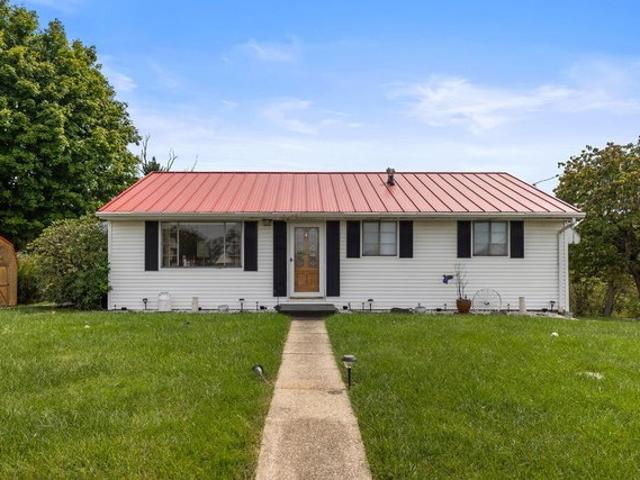 311 Hillcrest Dr, Wellsburg, WV 26070