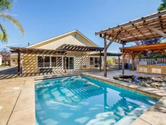 311 LAUREL CT, CLOVERDALE, CA 95425