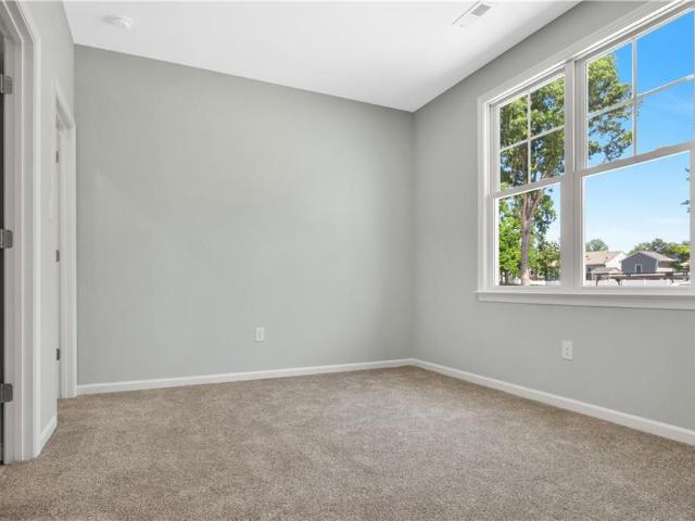 311 Linda LN