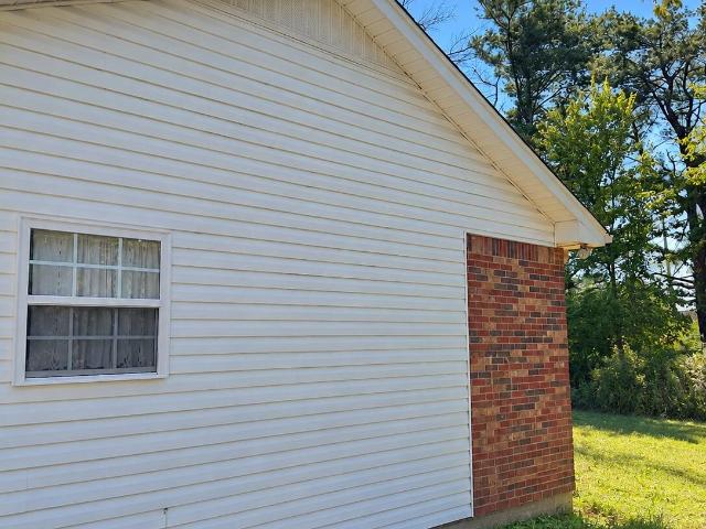 311 Meadow LN