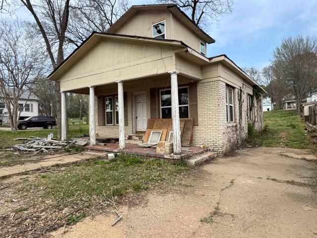 311 w court ave