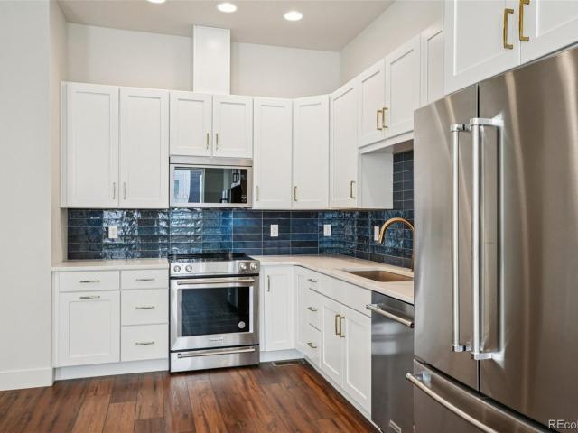 3126 W Bonfils Place