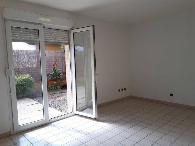 31270 VILLENEUVE: Appartement T2 en rch terrasse et parking