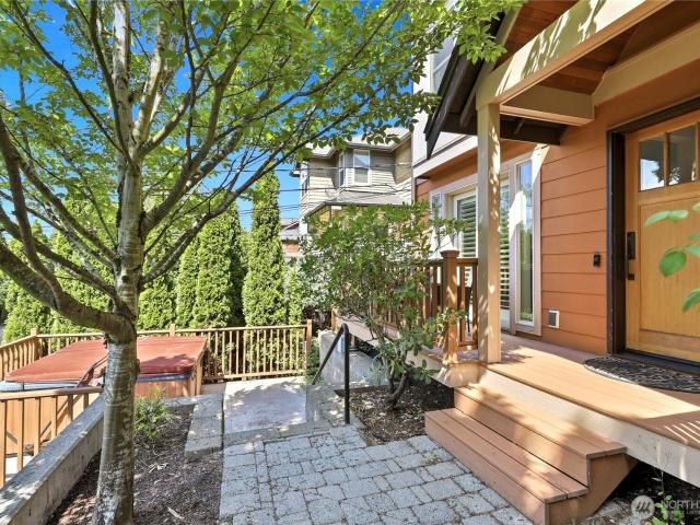 3128 Franklin Avenue E # B