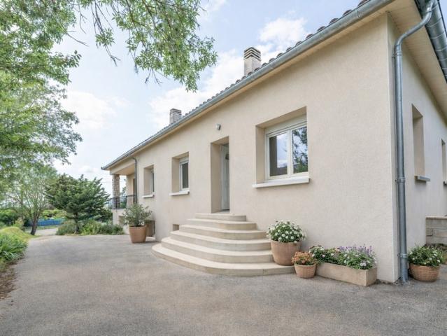 31290 VILLEFRANCHE DE LAURAGAIS – 15 MIN DU CENTRE DE TOULOUSE MAISON INDIVIDUELLE – 135 M² – TERRAIN – 4 CHAMBRES – SOUS SOL 135 M² – PARFAIT ÉTAT – LUMINEUSE