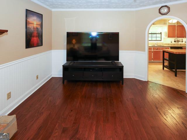 3129 N Woods Trail