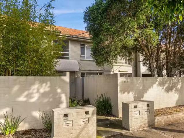 3/129 Kambrook Road, CAULFIELD NORTH, VIC 3161 Flat for Rent