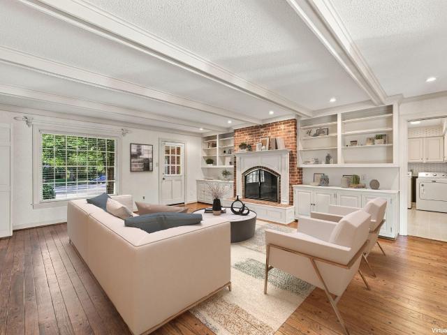 3129 Sutton Place