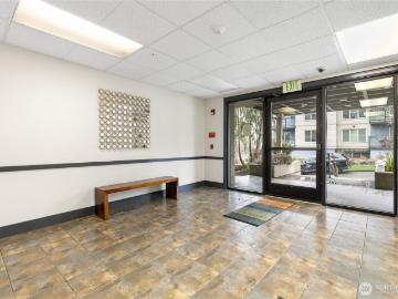 3120 SW Avalon Way # 402
