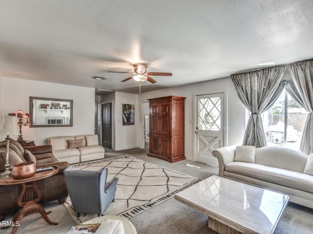 3121 N 26th Place