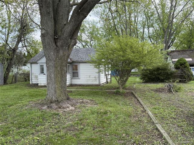 3121 W Stein Road