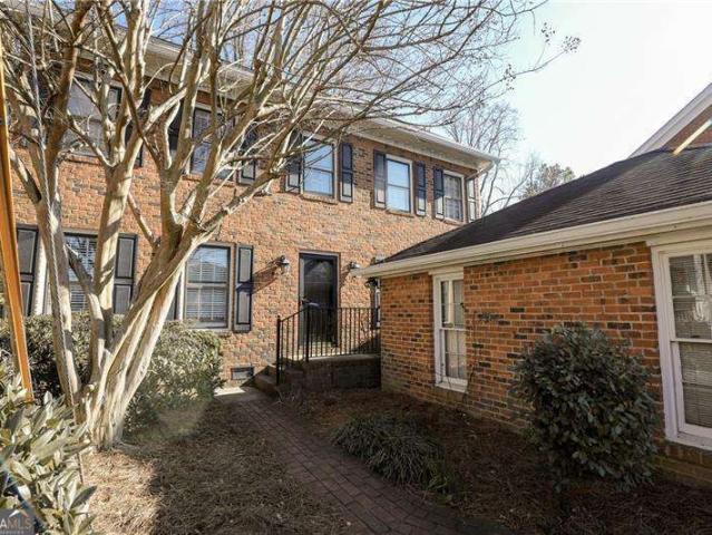 3122 Henderson Walk