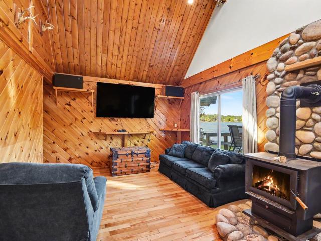 3123 Lakeshore Drive