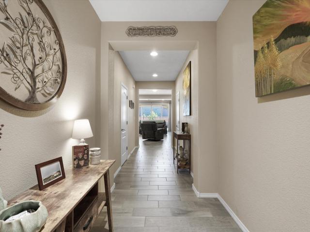 3123 Walsh Loop SE
