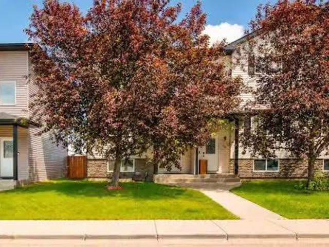 312 17 Street East, Brooks, AB, T1R 1R2 house for sale List.