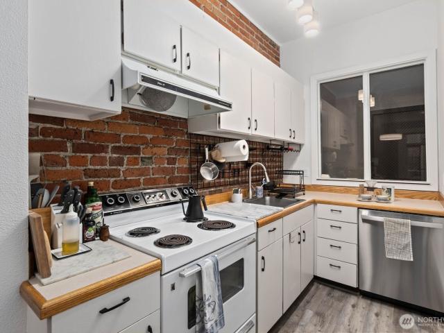 312 1st Avenue S # 3