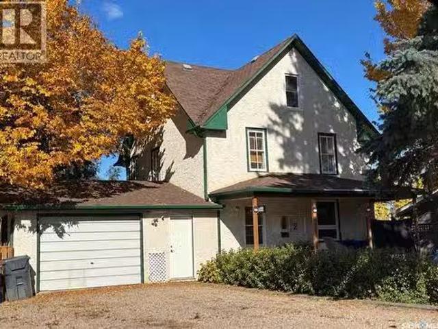 312 32Nd Street, Battleford, SK, S0M 0E0 house for sale Lis.