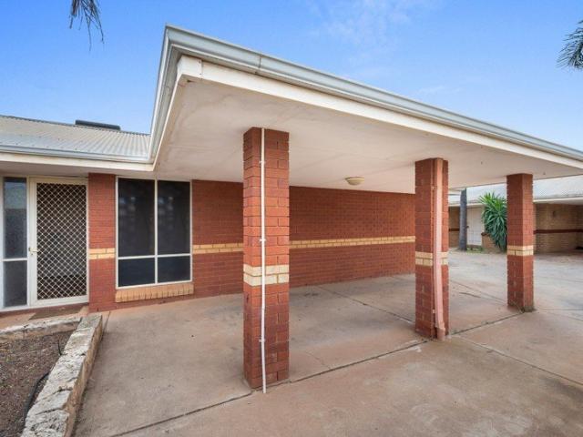 3/12 Carlyle Court For Sale | Invest or Nest