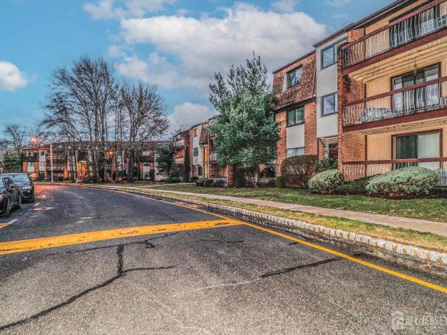 312 Edison Glen Ter, Edison, NJ 08837 | MLS #2611 R