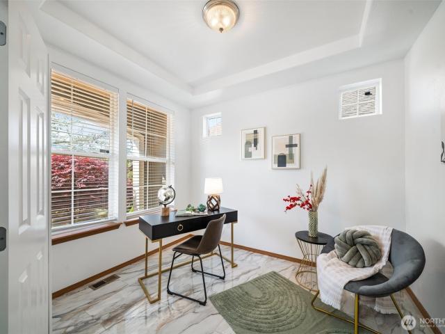 312 Oso Berry Street NW
