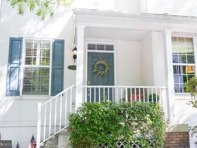 312 Lantern Dr