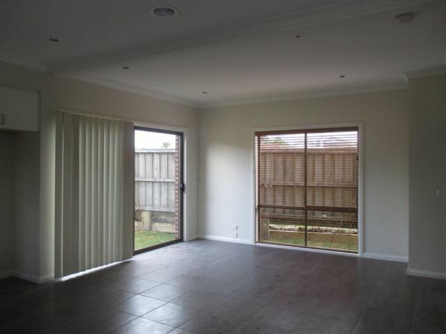 3/12 Stellato Place, Hampton Park VIC